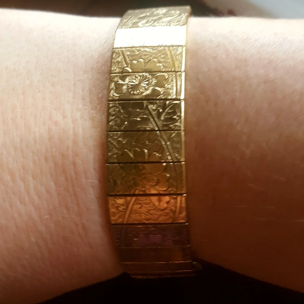 Beautiful Engraved Floral Mesh Panel Link Vintage Bracelet - Picture 2 of 6